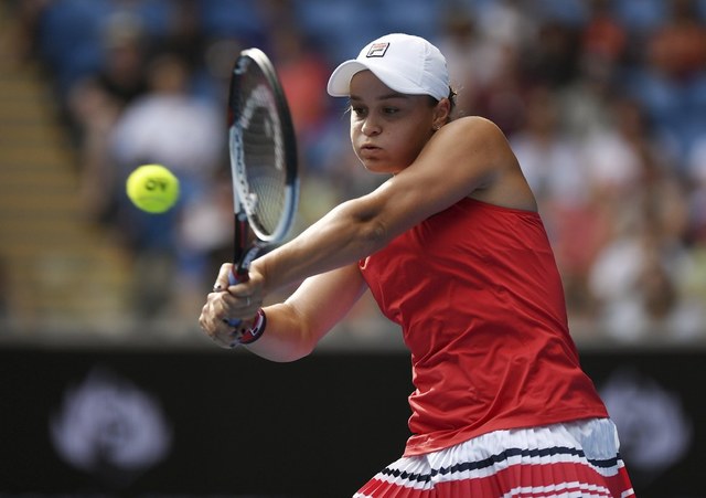 场上备受瞩 场上备受瞩